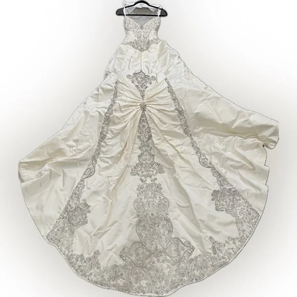 Platinum Priscilla of Boston Elegant Ivory Crystal Embellished Wedding Dress - Picture 6 of 15